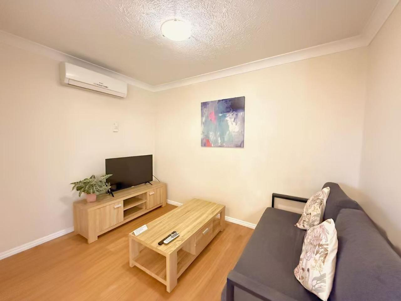 Karana Palms Resort Gold Coast Exterior photo